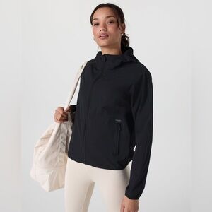 NWT Women's Renew Trainer Shell‎ Women's Rain Jacket Black Medium
